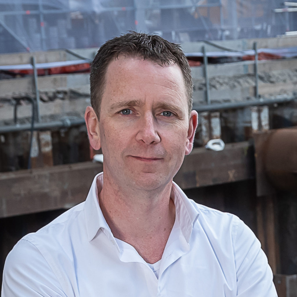 Deze persoon is werkzaam voor zowel De Meelfabriek in Leiden als voor Van der Wiel Bouw in Noordwijk. Deze bedrijven werken, ontwikkelen en bouwen samen de aan de toekomst van De Meelfabriek.